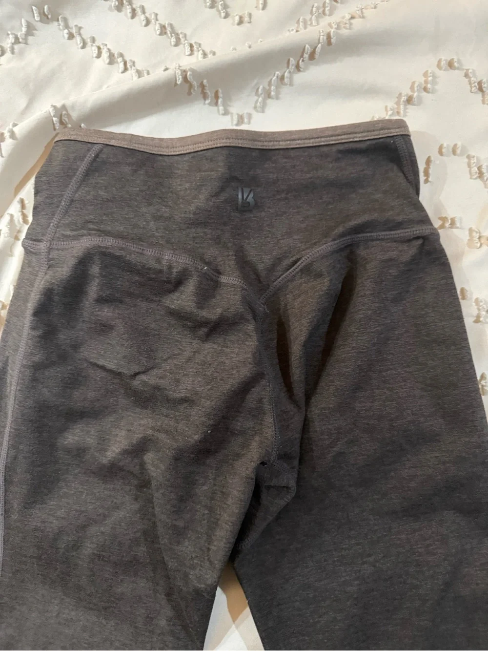 Buffbunny Cross waist Leggings in Cold Brew - Picture 3 of 3